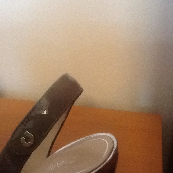 Charles Jourdan Gray Patent Leather Slingback Heels - Picture 4 of 6